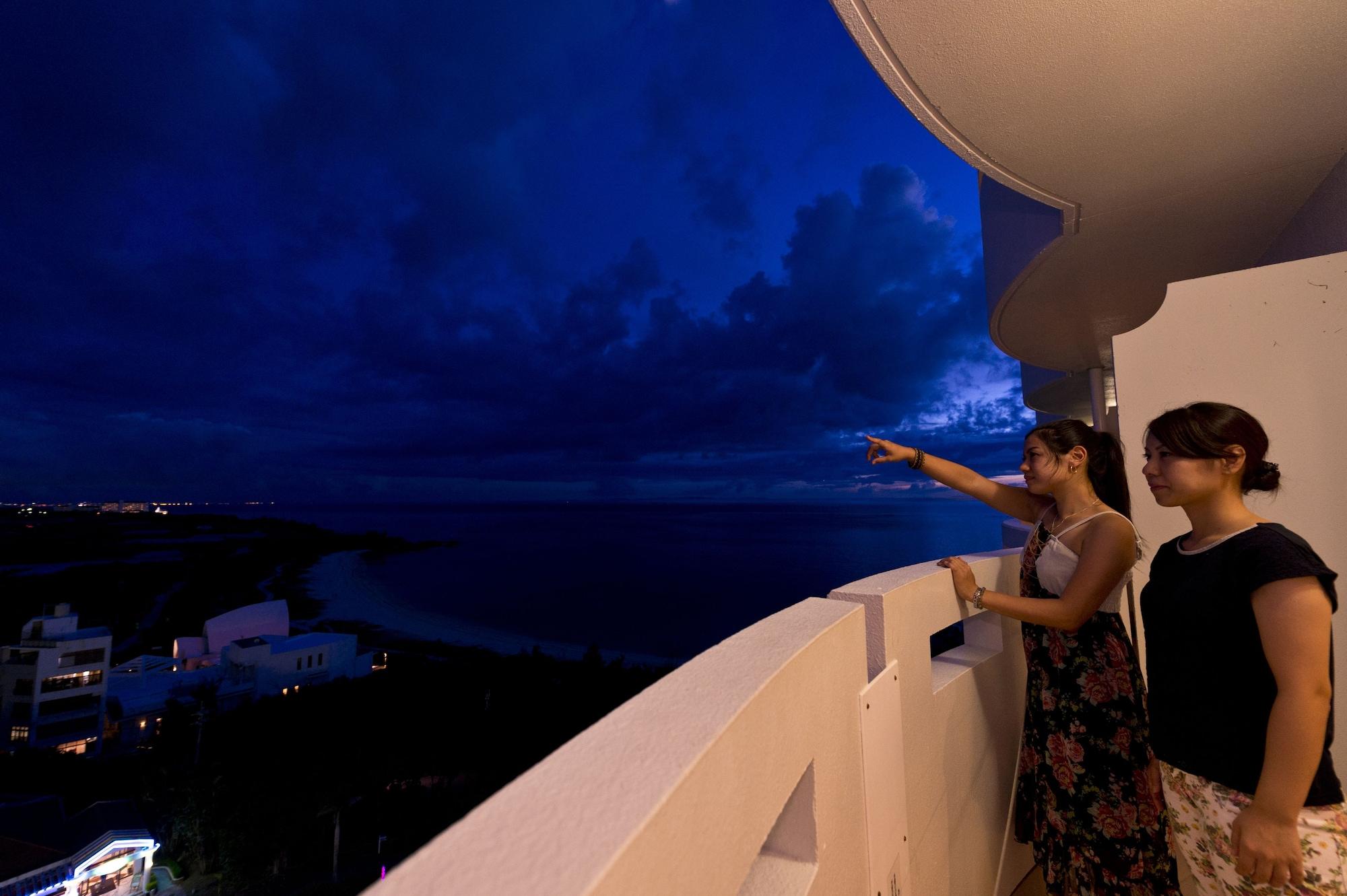 Royal Hotel Okinawa Zanpamisaki Yomitan Eksteriør billede